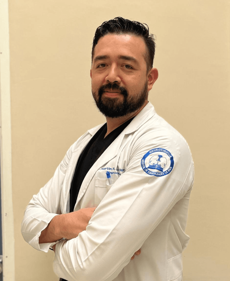 Dr. Martin Roberto Casas Martínez, neurocirujano en CDMX